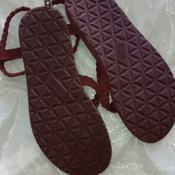 Teva maroon ankle strap outdoor foam sandals 9 - Picture 4 of 7